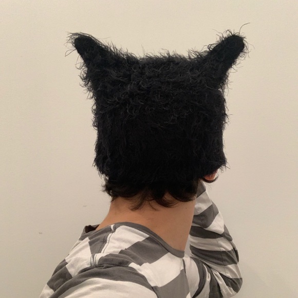Devil Horn Beanie - Picture 5 of 5